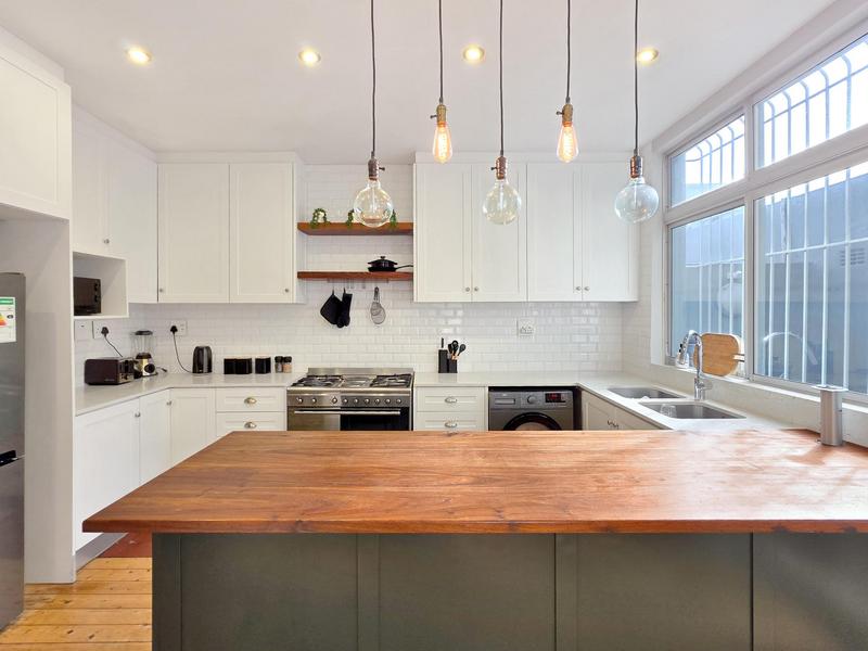 4 Bedroom Property for Sale in Bantry Bay Western Cape